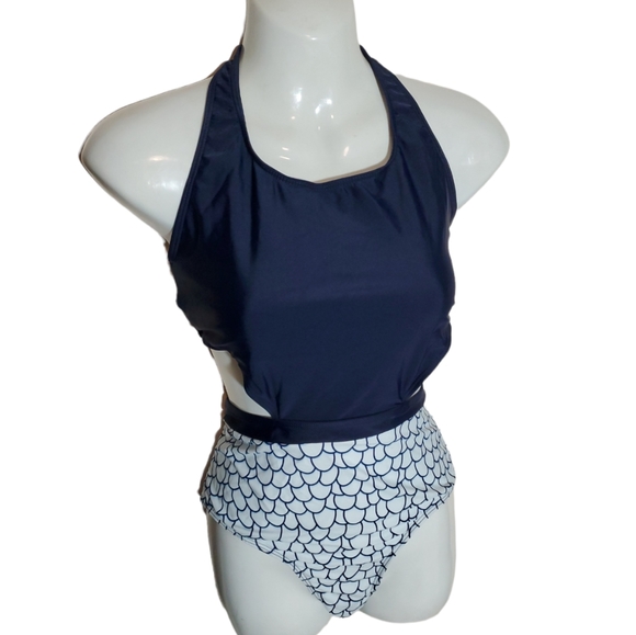 Cupshe one piece swimsuit - Picture 3 of 7